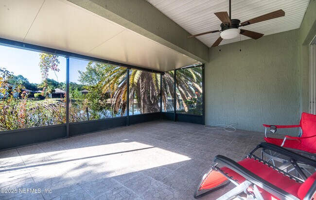 Building Photo - 1325 Fairway Village Dr