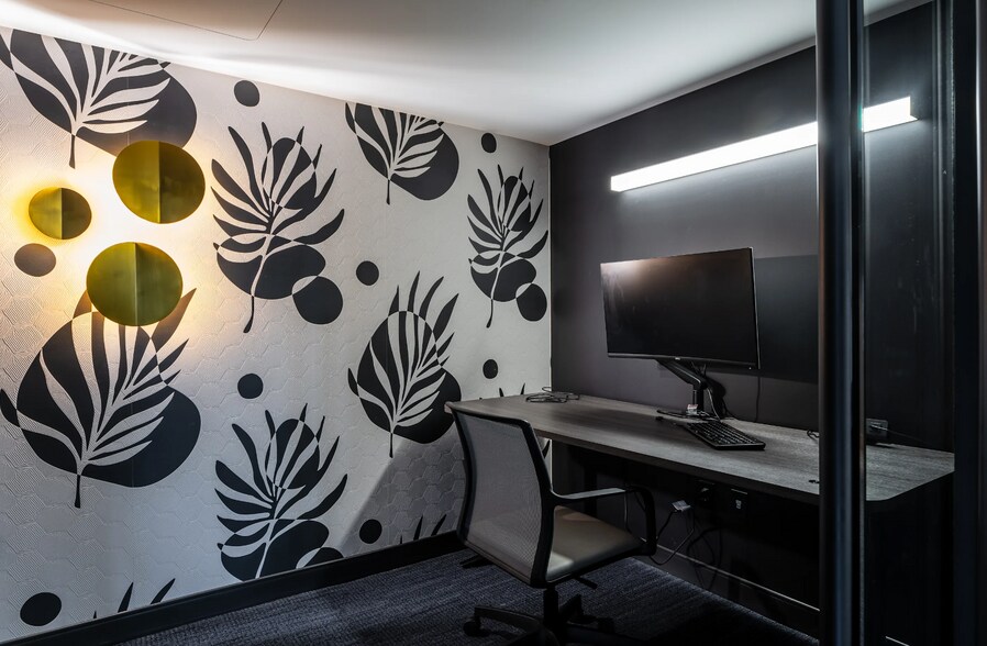 Building Photo - 645 N Kingsbury St