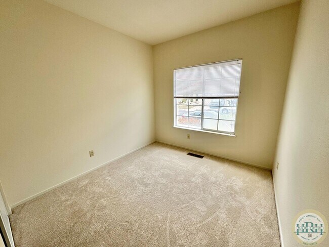 Building Photo - Large 6 BR|3 BA in the coveted Community Of Traditions Belhaven in Daly City With Views Of The Hills