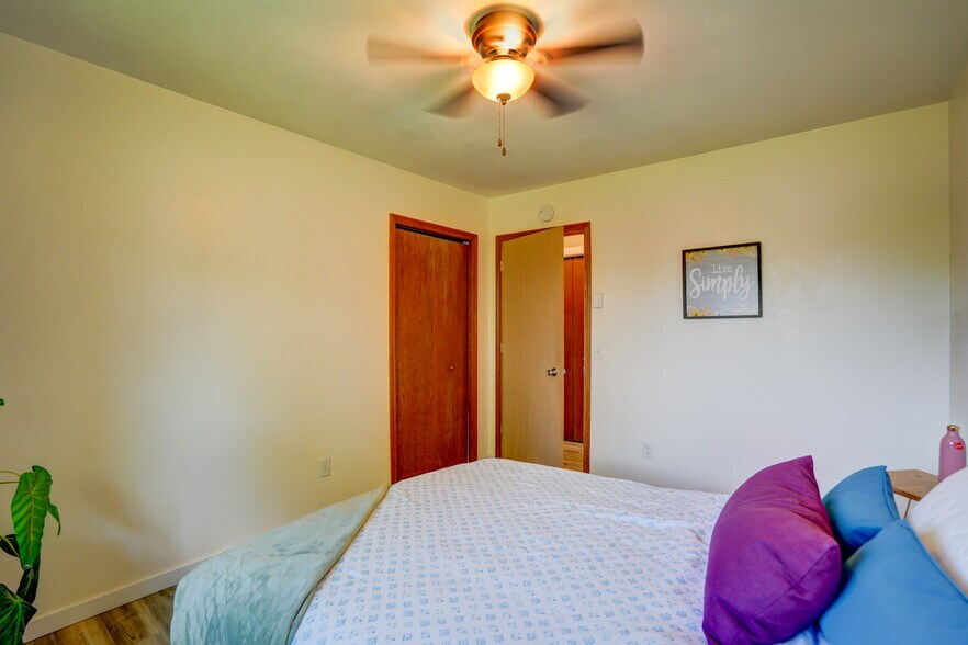 Photos are of mirror unit in the same building. Exact finishes may be different. - 42 Park Heights Court