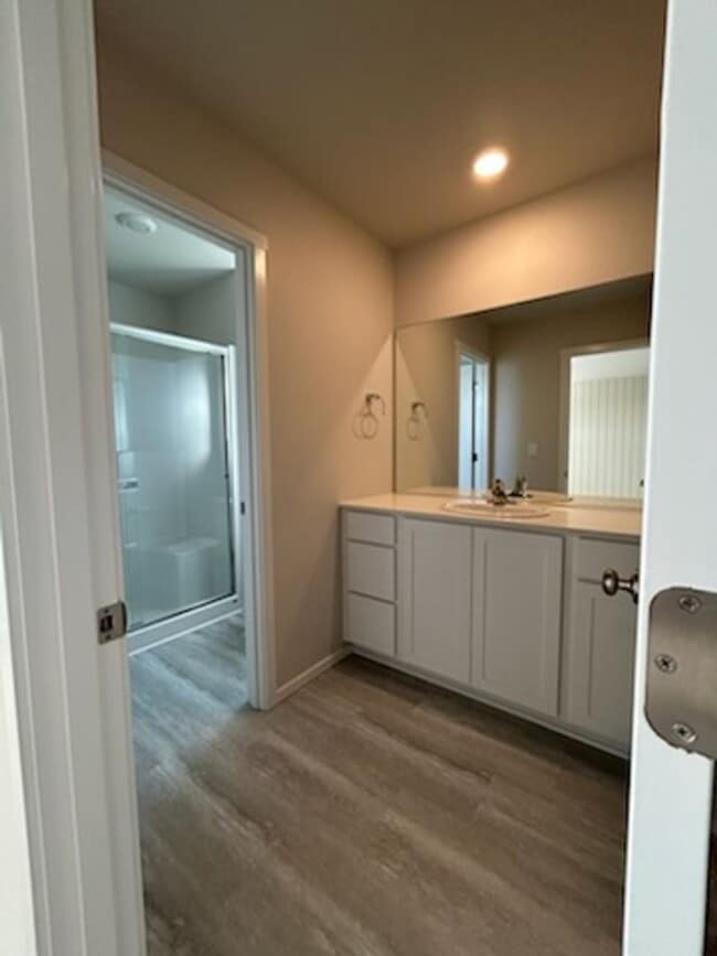 Building Photo - Brand New & Beautiful- 4 bed/2.5 ba + Loft, EV Garage Charging, Quartz Countertops, Fenced Yard!