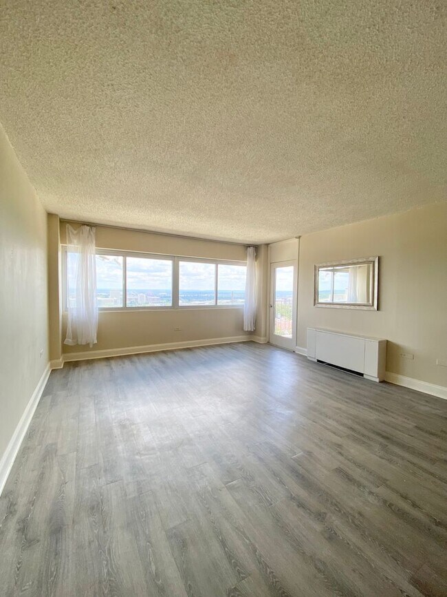 Building Photo - SP188