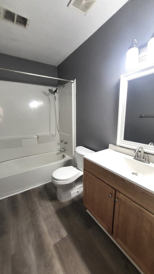 Building Photo - Three Bedroom Townhouse for Rent in Spartanburg SC with Move-In Special!