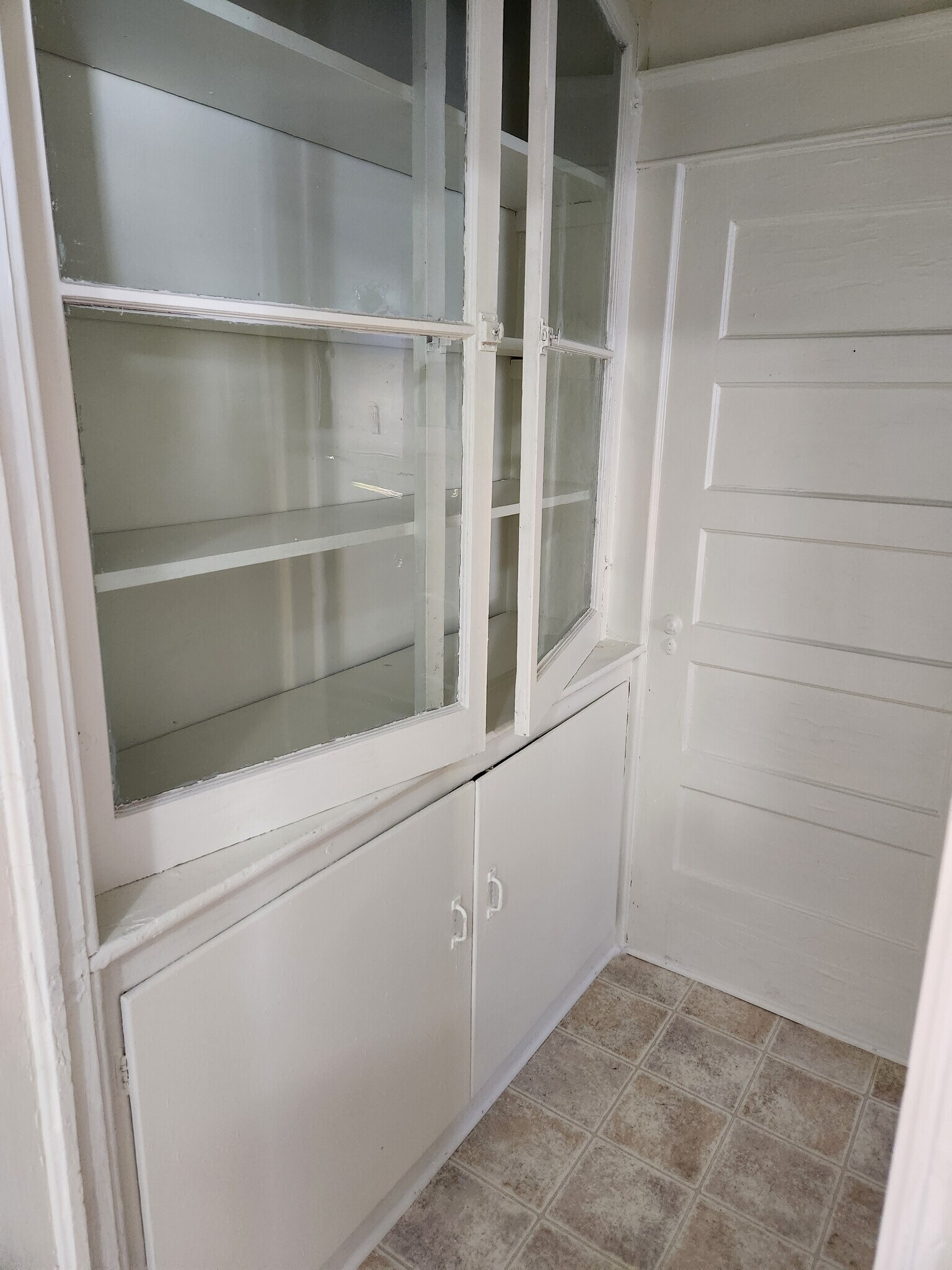 China Closet - 1753 Eastern Pky