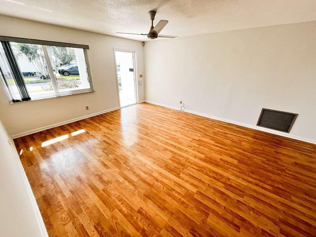 Building Photo - 905 SW 3rd Ave