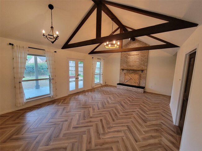 Building Photo - 15911 Haven Hills Dr