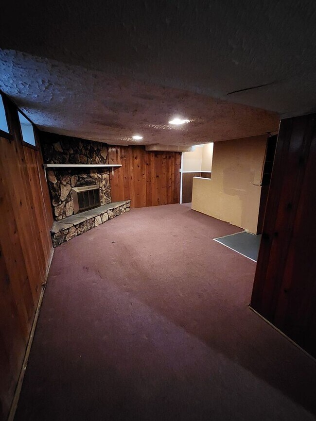 Building Photo - 2005 Hilton Rd