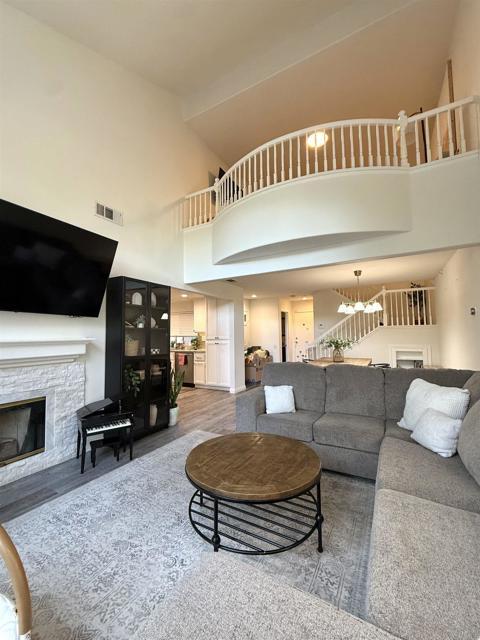 Building Photo - 951 River Oaks Ct