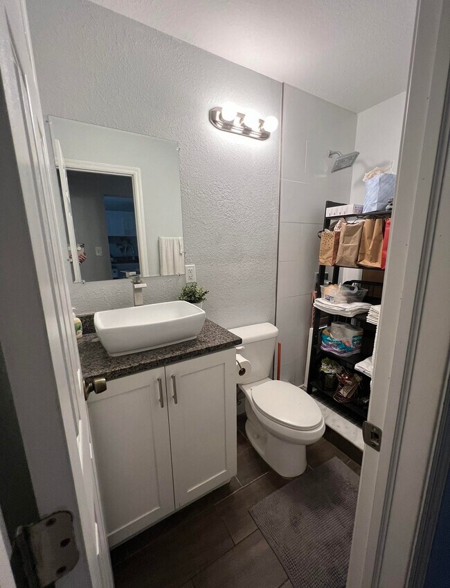 Building Photo - 303 N Marie Ave