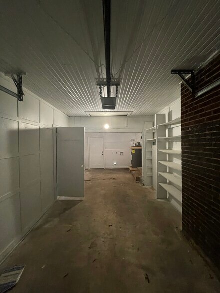 Building Photo - 5332 Lindsley Ave