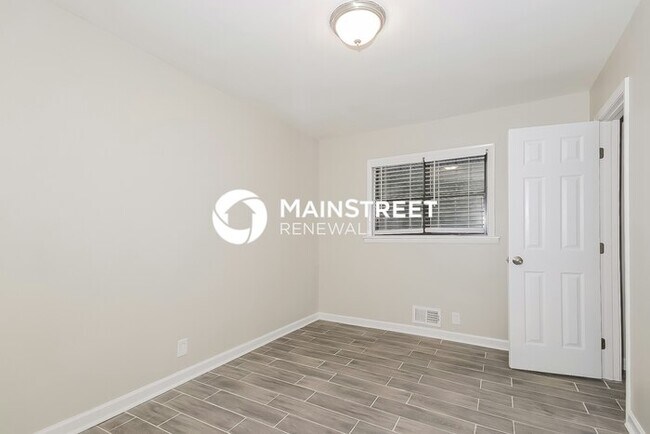 Building Photo - 3 Bedroom Pet-Friendly Home in East Point, GA with Main Street Renewal