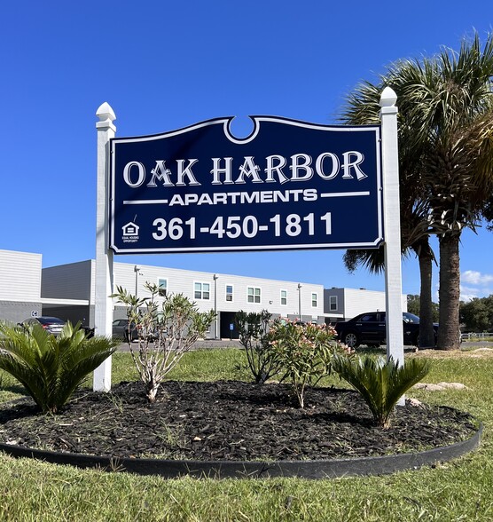 Primary Photo - Oak Harbor Apartments