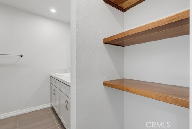 Building Photo - 3200 La Rotonda Dr
