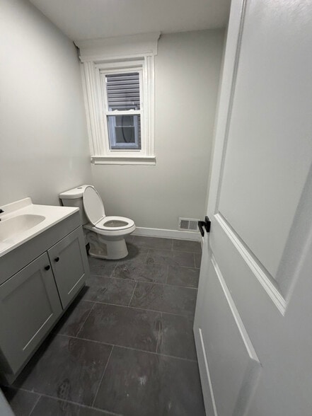 Building Photo - 162 Renner Ave