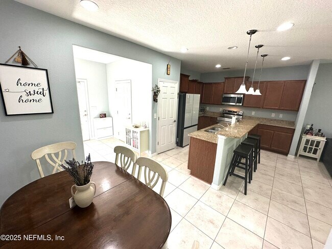 Building Photo - 7041 Beauhaven Ct