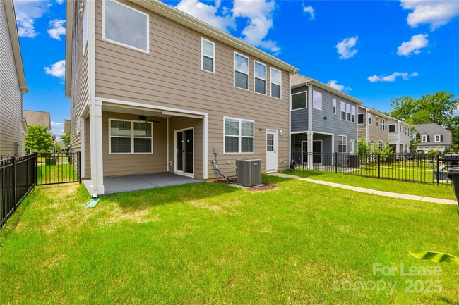 Building Photo - 7022 Walnut Branch Ln