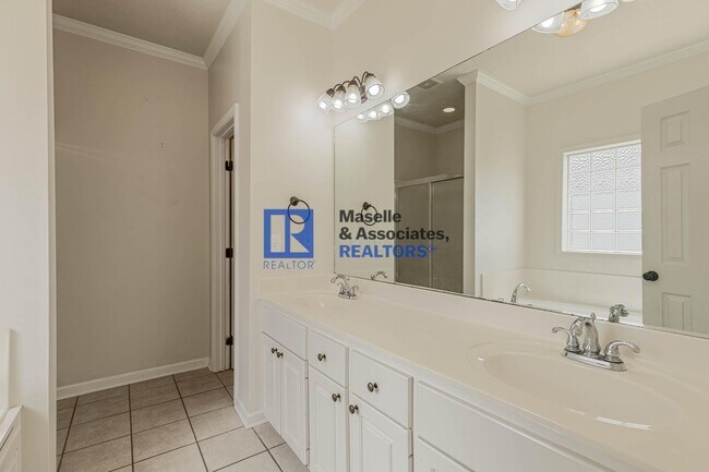 Building Photo - 3 Bed/2 Bath Home in Lennox in Brandon