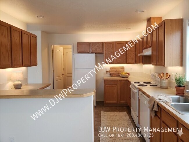Building Photo - 2130 S Dorothy Ave