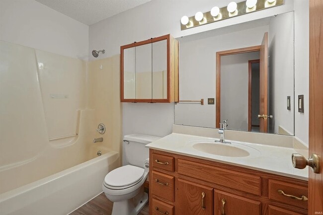 Building Photo - 8115 Calera Dr