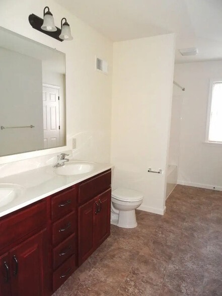 Building Photo - 203 Limestone Dr