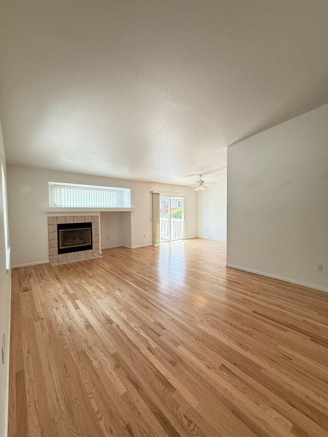 Building Photo - Charming 2 Bed, 2 Bath Home for Rent in We...