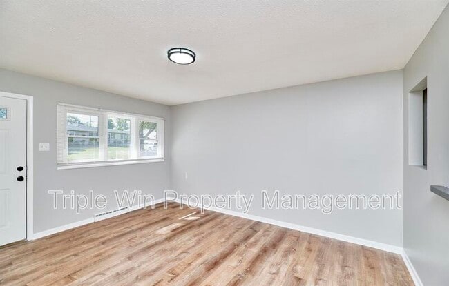 Building Photo - 10531 Fabick Dr