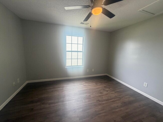 Building Photo - 1755 Polaris Dr