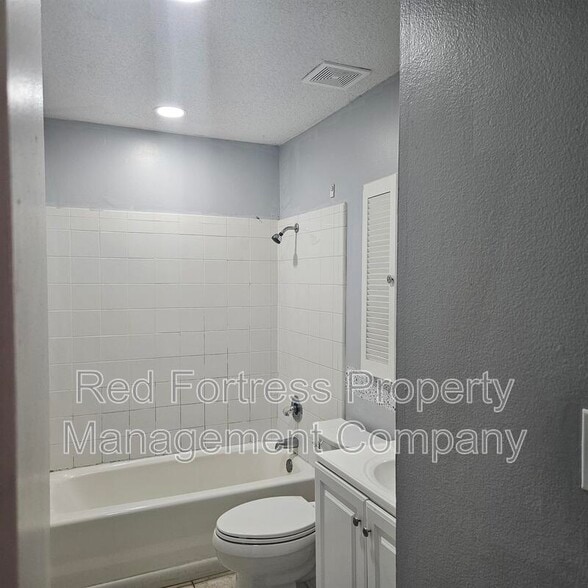 Building Photo - 2175 Twin Brooks Rd