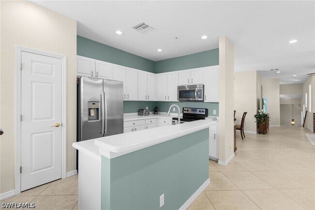 Building Photo - 9651 Spanish Moss Way