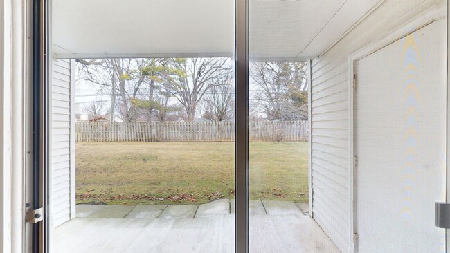 Building Photo - 42580 Plymouth Hollow Dr