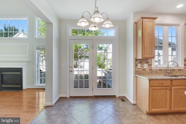 Building Photo - 8416 Churchside Dr