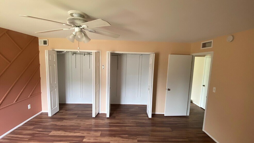 Building Photo - 30535 W 14 Mile Rd