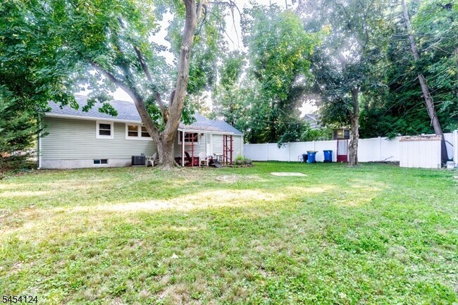 Building Photo - 640 Warfield Rd