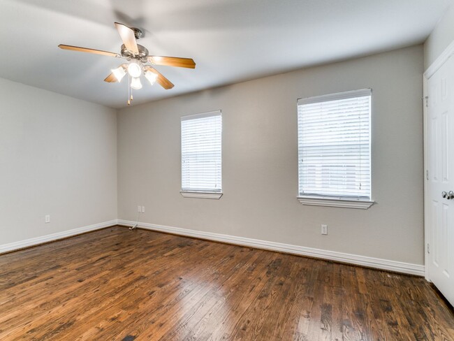Building Photo - 4739 Bradford Dr