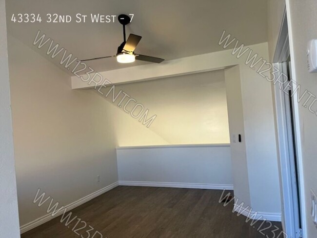 Building Photo - WEST LANCASTER 2BD/2BTH TOWNHOUSE W/ BONUS...