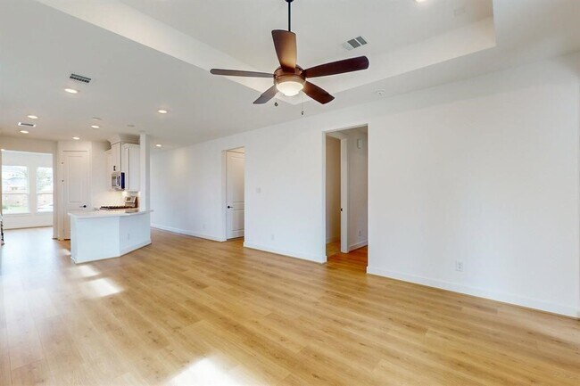 Building Photo - 9510 Dearborn Creek Dr