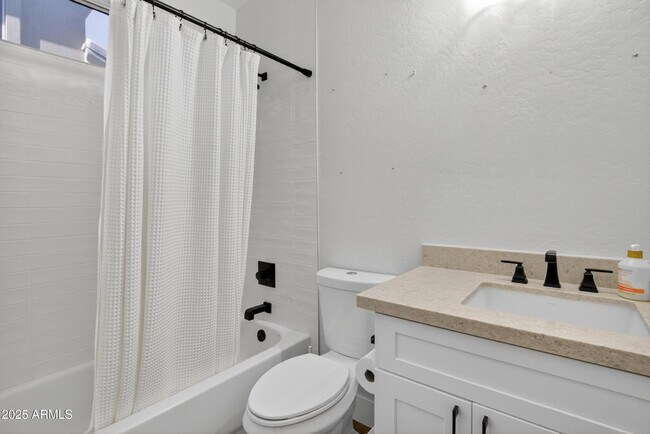 Building Photo - 10587 E Sheena Dr