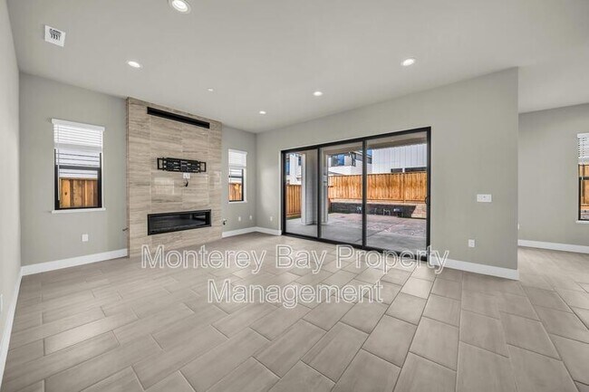 Building Photo - 2408 Schooner Ave