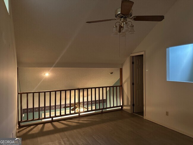 Building Photo - 303 Westbrooke Dr