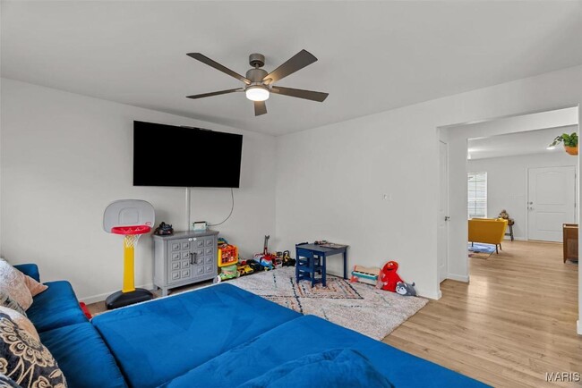 Building Photo - 757 Fox Creek Dr