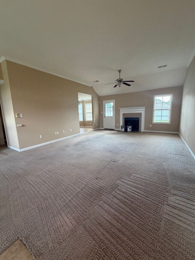Building Photo - 41 Cedarbrook Pl
