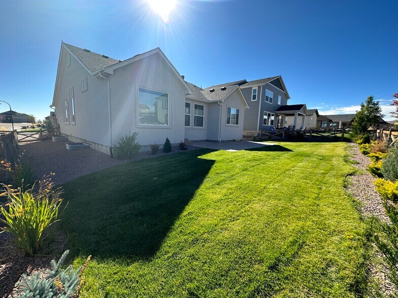 Building Photo - 6737 Sedgerock Ln