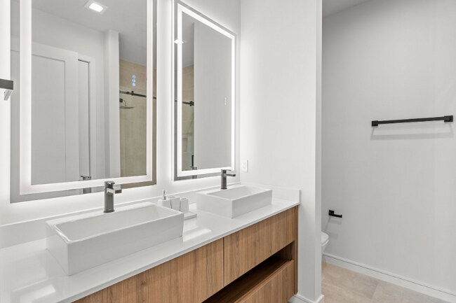 Building Photo - 966 Excellence Cir