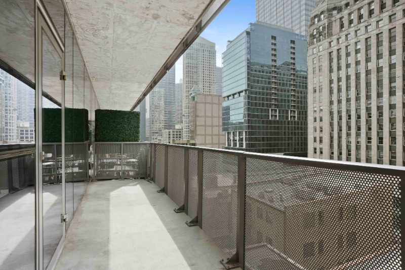 Building Photo - 213 W Hubbard St