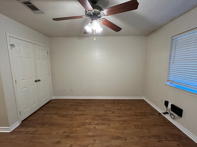 Building Photo - 3740 Oldenburg Ln