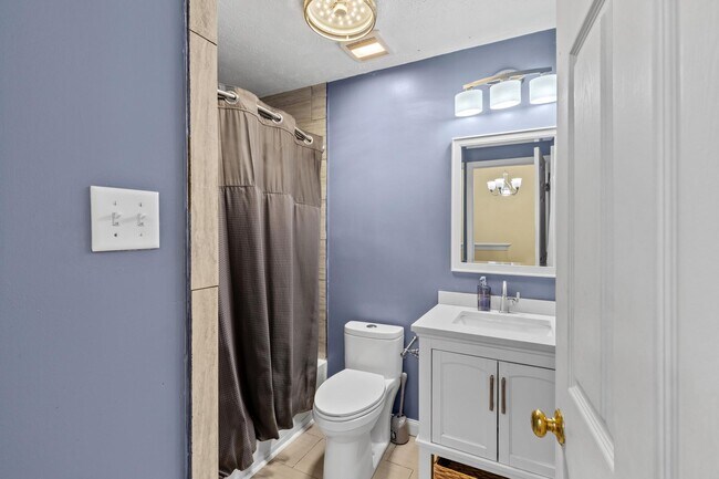Building Photo - 5411 Castlestone Dr