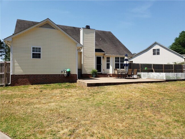 Building Photo - 115 Silverberry Ct