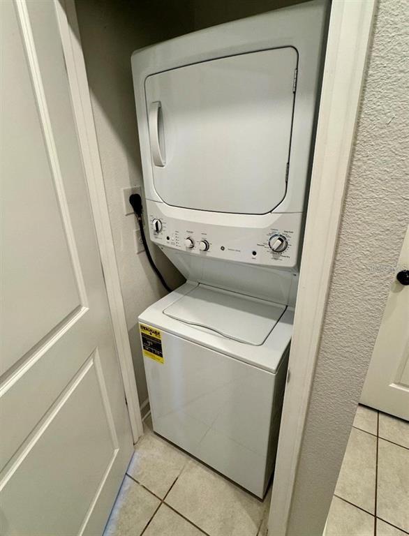 Building Photo - 160 Taft Dr