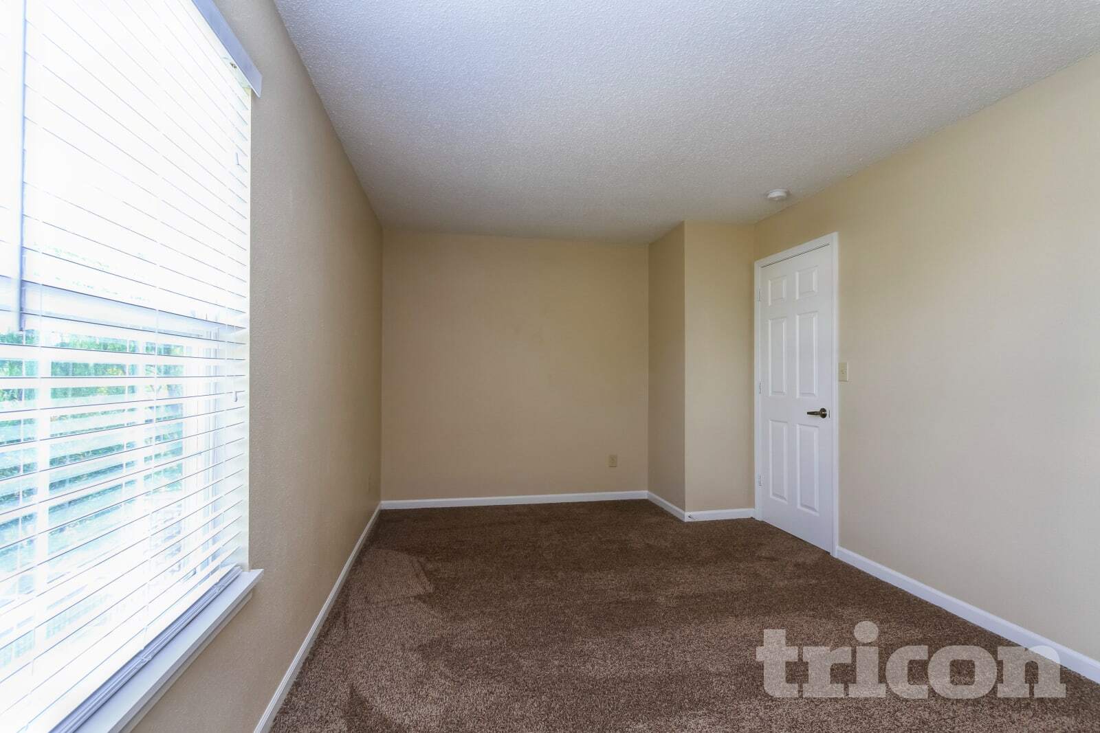 Building Photo - 8847 Himebaugh Ln