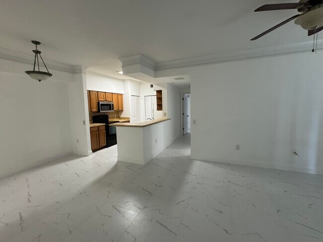 Building Photo - 9873 Baywinds Blvd